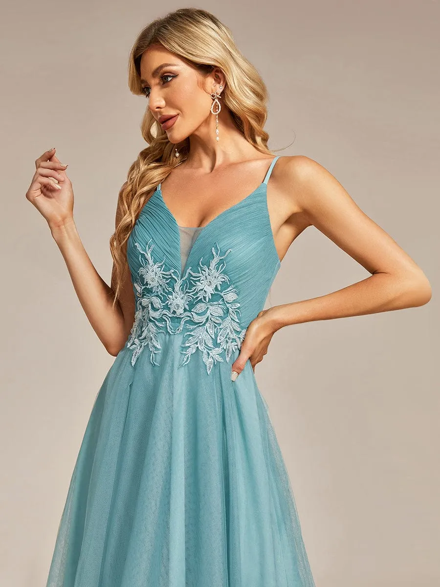 Chic and Stylish Sleeveless Prom Dress with High-Low Hemline