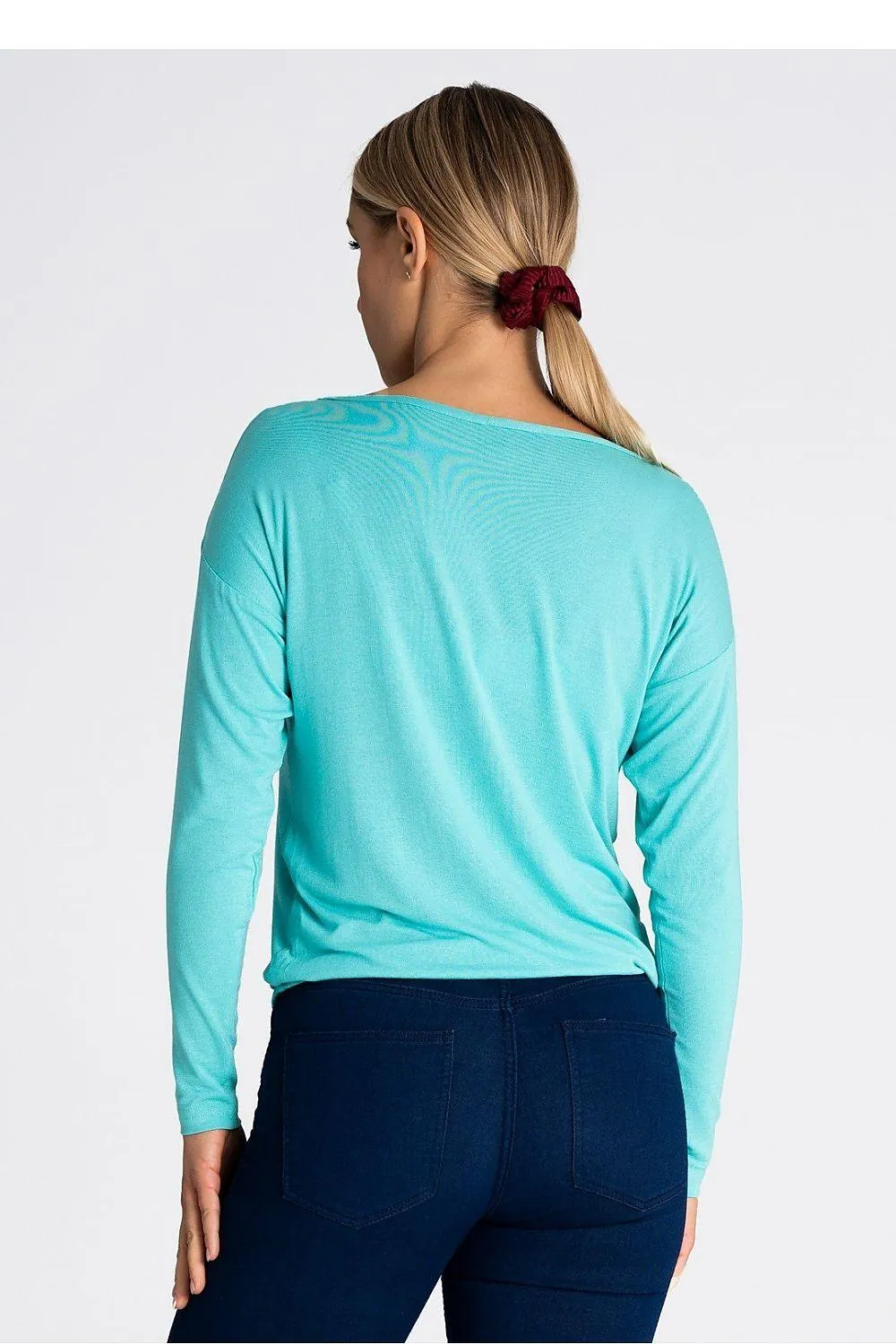 Chic Loose-Fit Round Neck Blouse with Drop Shoulder Design