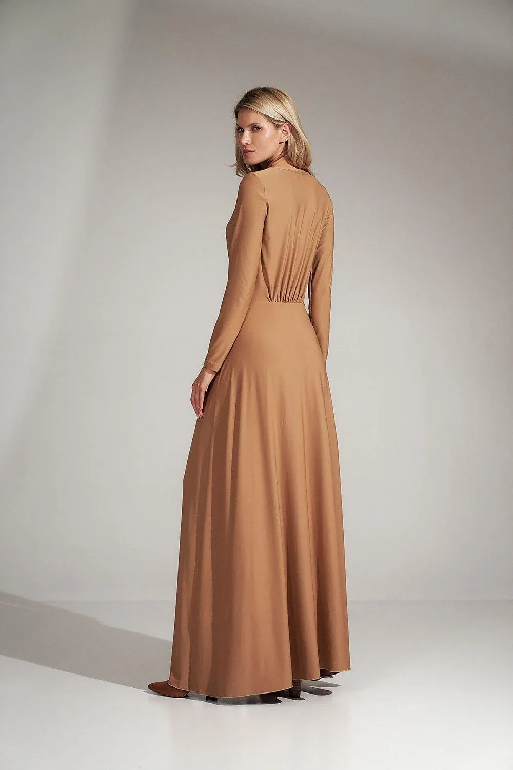 Elegant Black V-Neck Flared Dress with Stylish Slit