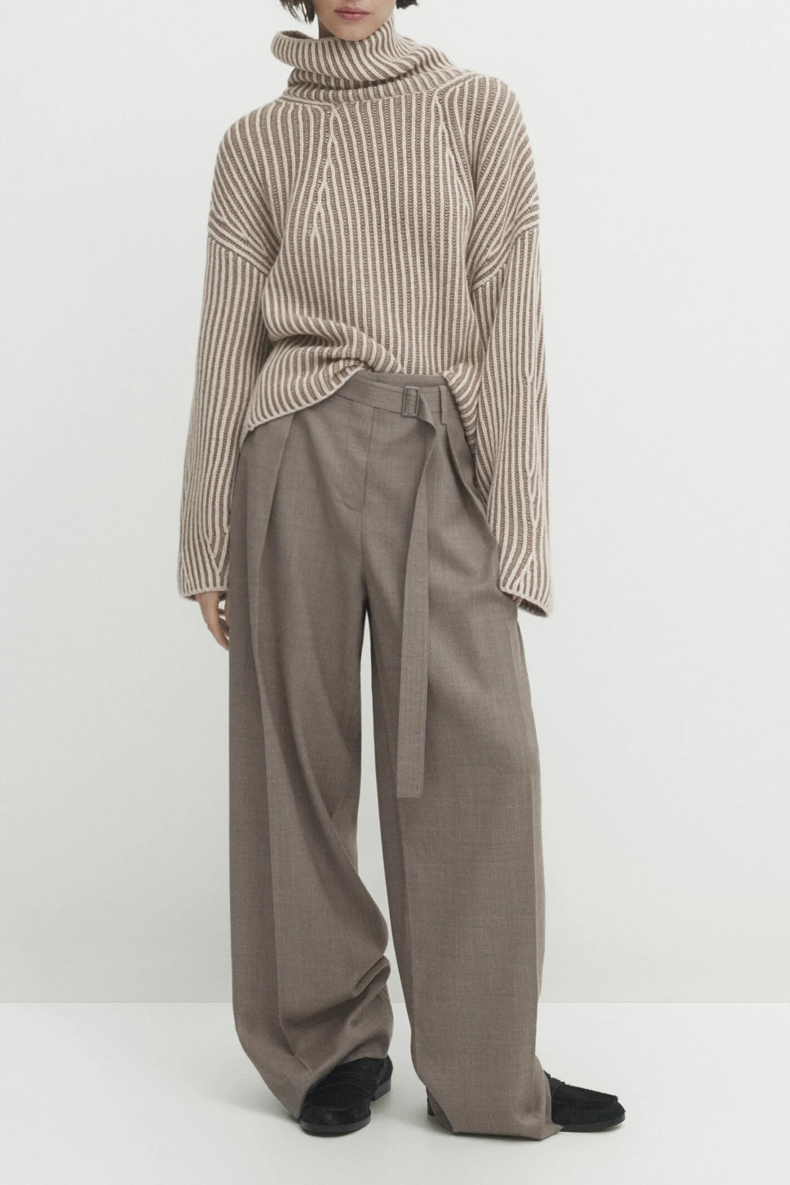 Flannel Trousers with Dart and Belt
