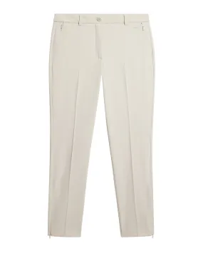 Pia Pant / Moonbeam