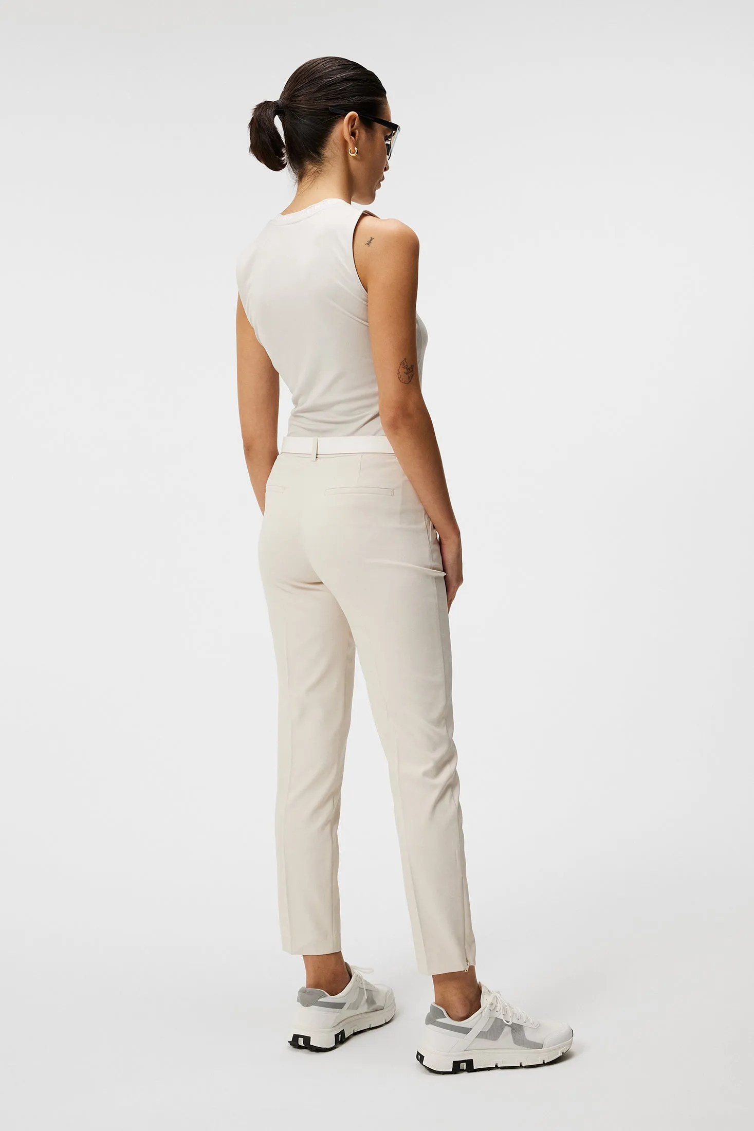 Pia Pant / Moonbeam